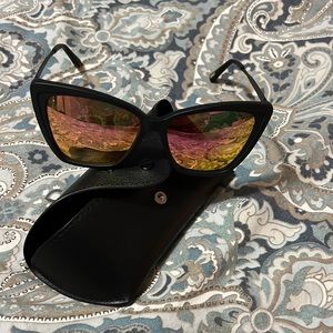 EUC DIFF “Becky II” style sunglasses